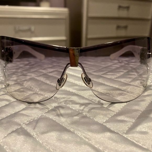 Gucci Accessories - Vintage Gucci women’s sunglasses